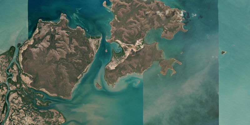 Satellite view of the coast near Centre Island