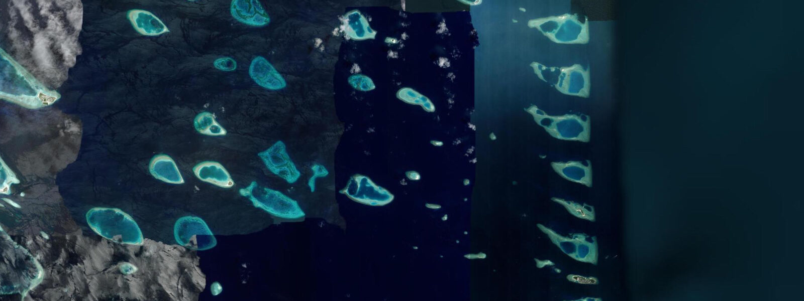 Satellite view of the coast near Dhidhoofinolhu