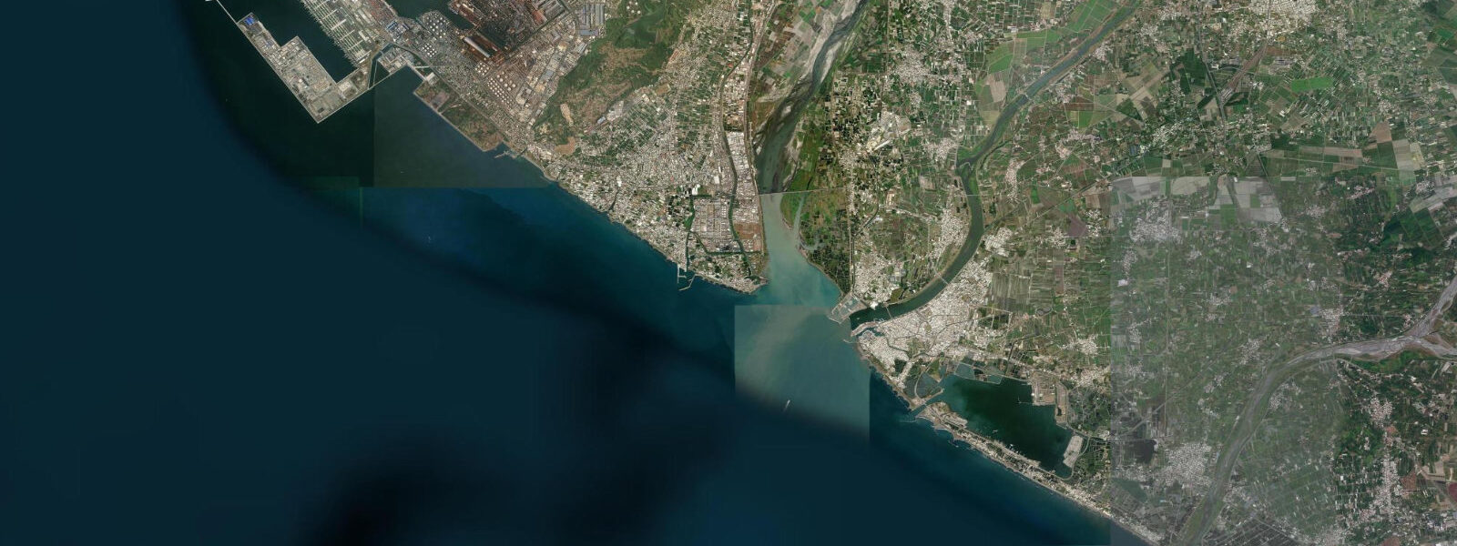Satellite view of the coast near Donggang