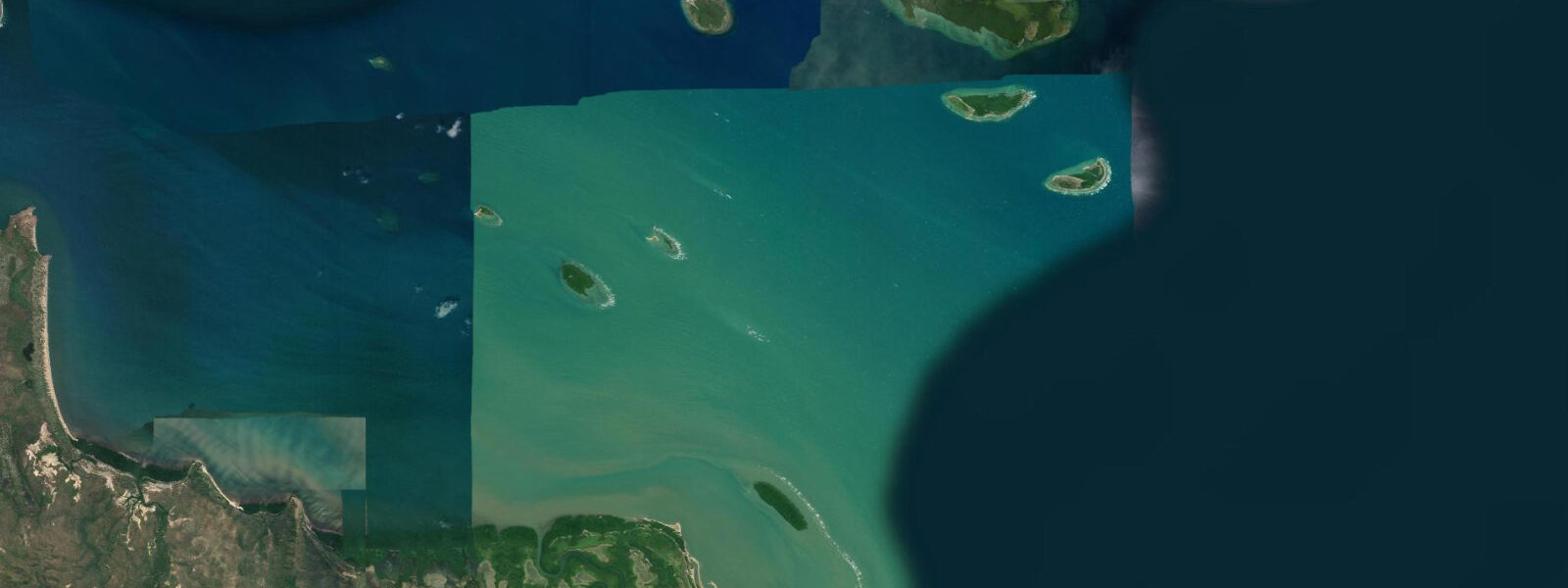 Satellite view of the coast near Howick Island
