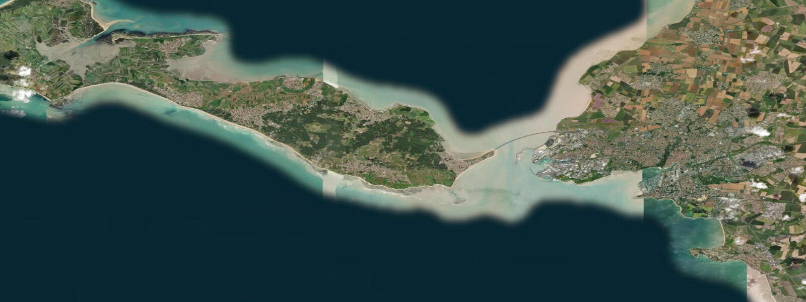 Satellite view of the coast near Île de Ré
