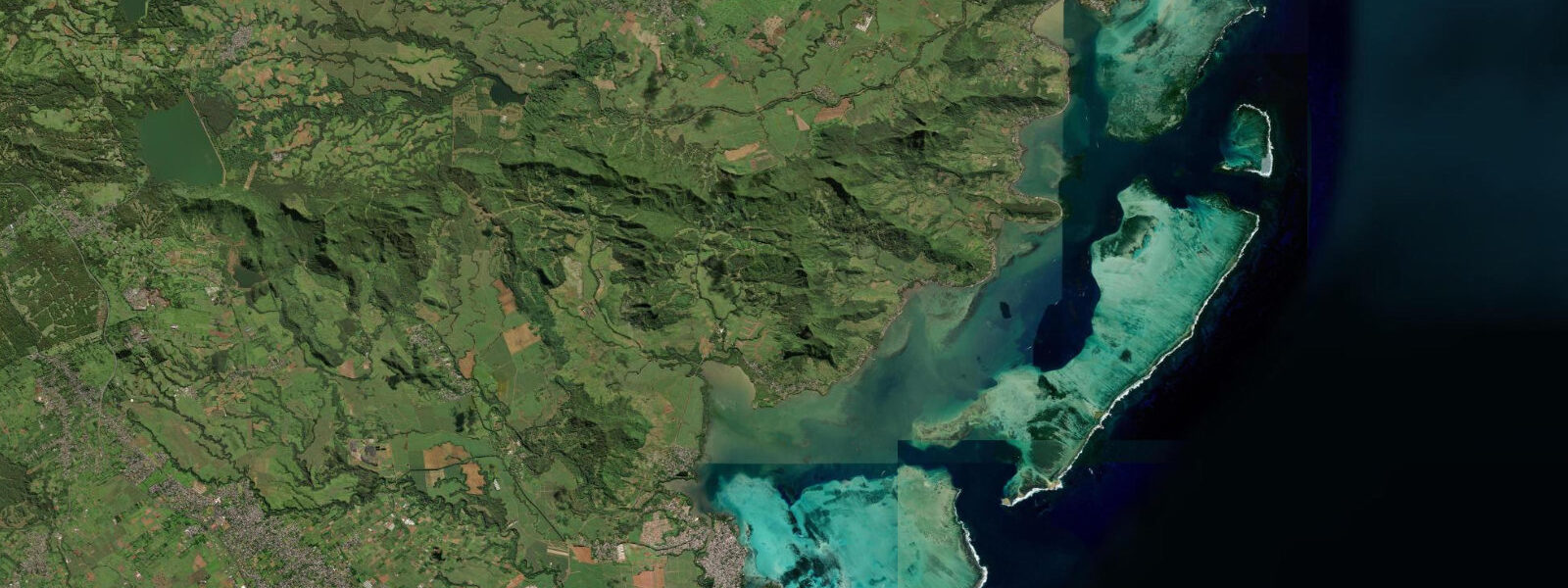 Satellite view of the coast near Mahébourg
