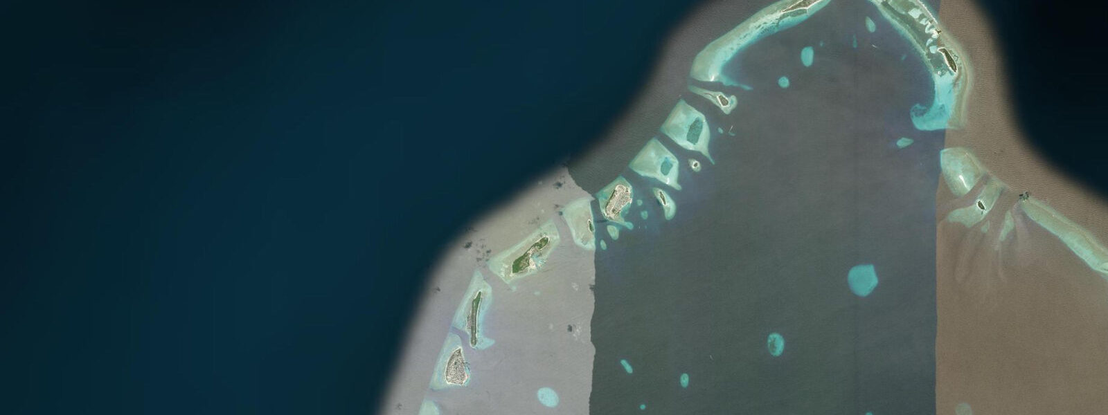 Satellite view of the coast near Naifaru, Lhaviyani Atoll